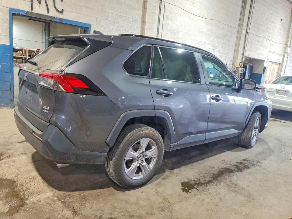 2023 TOYOTA RAV4 XLE XLE 3
