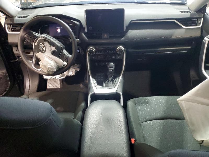 2023 TOYOTA RAV4 XLE XLE 8