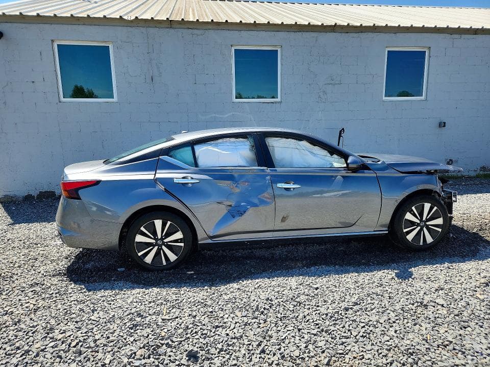 2022 NISSAN ALTIMA SV SV 3