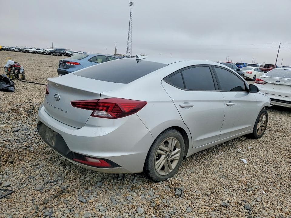 2019 HYUNDAI ELANTRA SEL 3