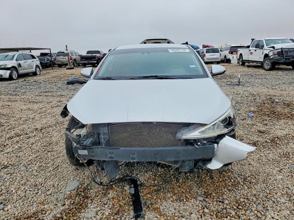 2019 HYUNDAI ELANTRA SEL 5