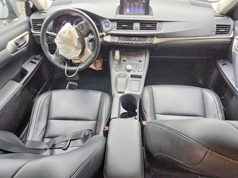 2017 LEXUS CT 200 8