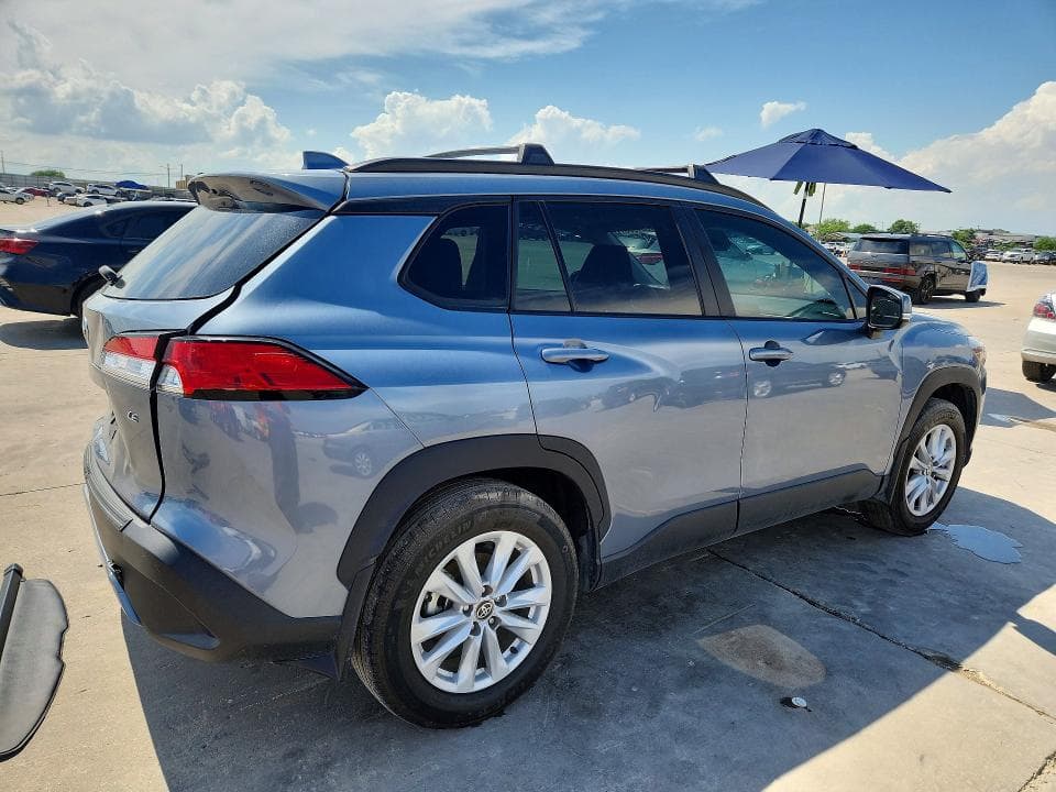 2024 TOYOTA COROLLA CROSS LE LE 3