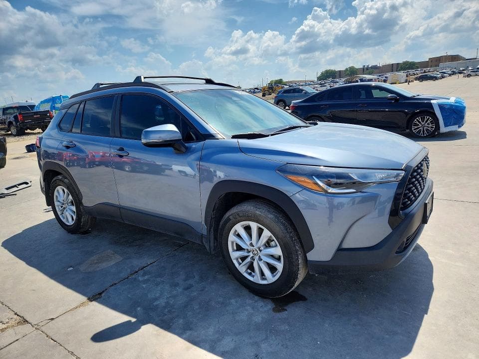 2024 TOYOTA COROLLA CROSS LE LE 4