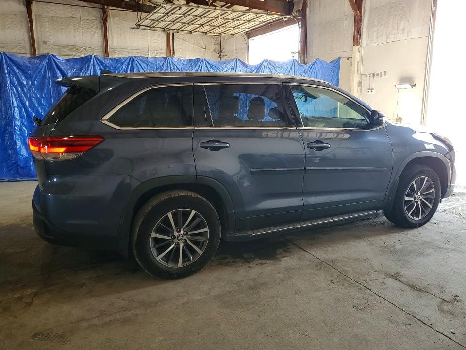 2019 TOYOTA HIGHLANDER XLE XLE 3