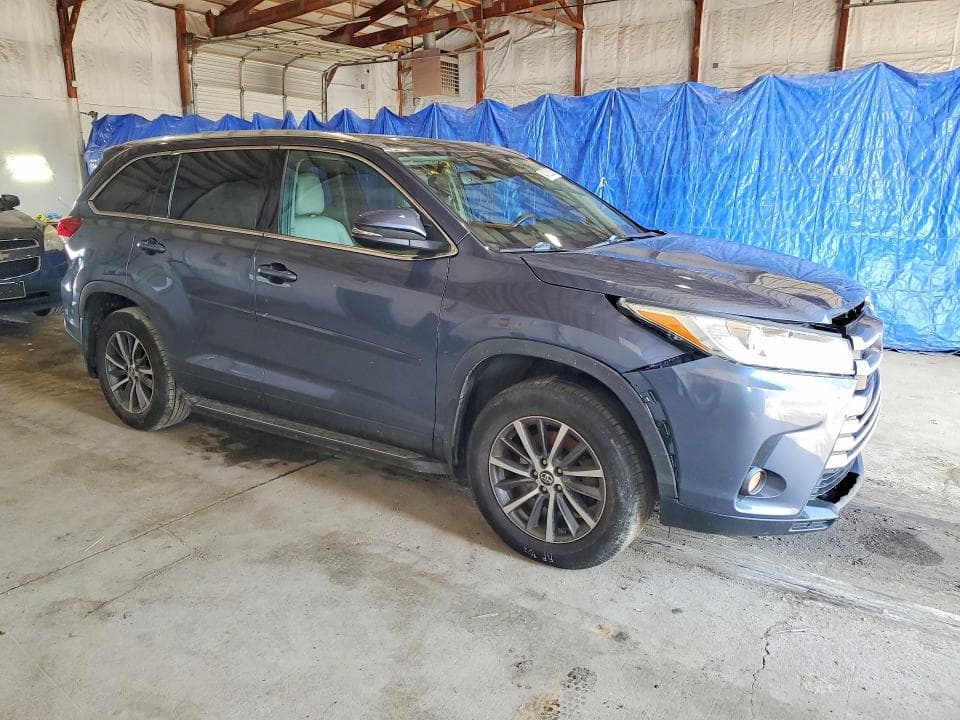 2019 TOYOTA HIGHLANDER XLE XLE 4