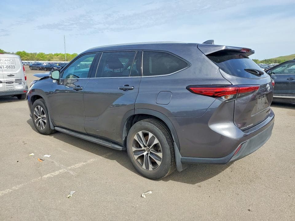 2022 TOYOTA HIGHLANDER XLE XLE 2