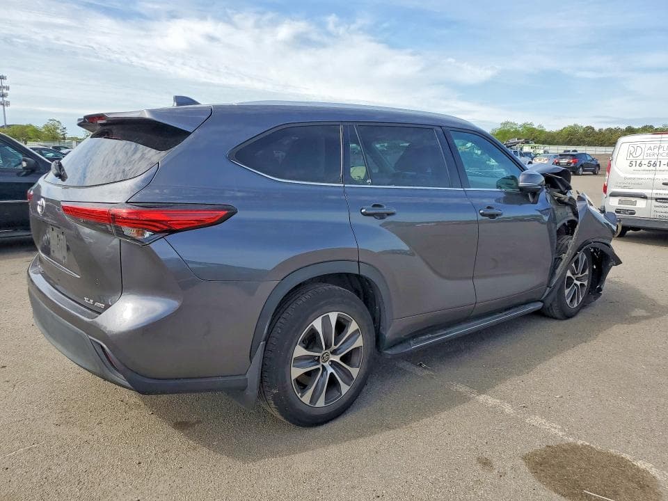 2022 TOYOTA HIGHLANDER XLE XLE 3