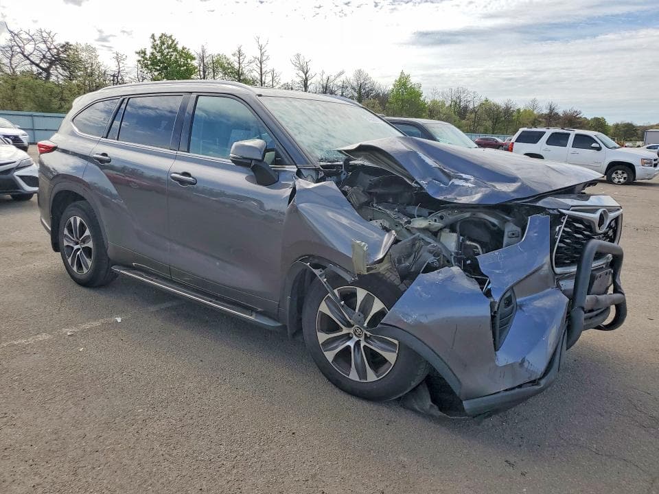 2022 TOYOTA HIGHLANDER XLE XLE 4