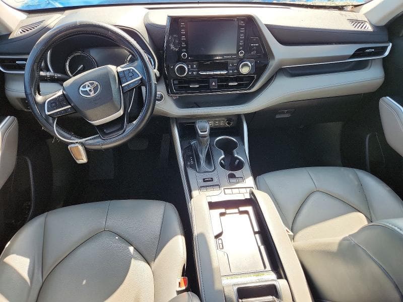 2022 TOYOTA HIGHLANDER XLE XLE 8