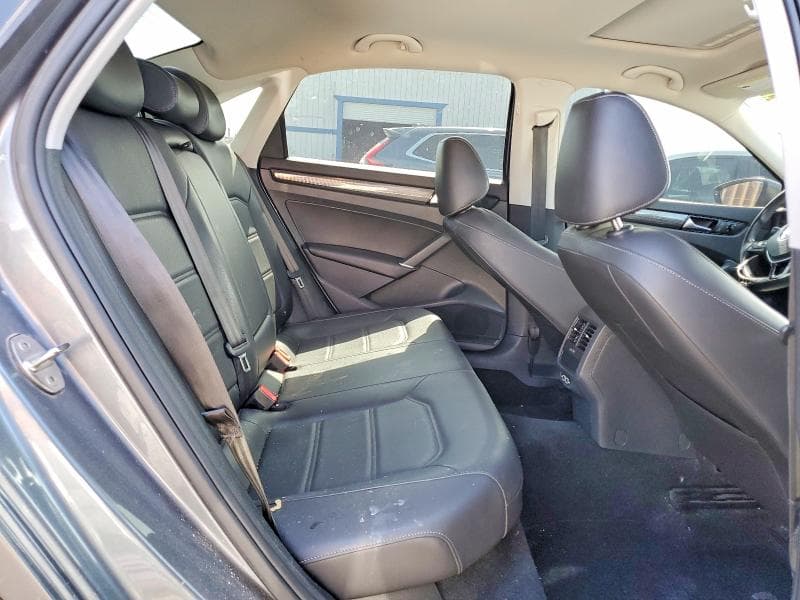 2020 VOLKSWAGEN PASSAT R-LINE R-LINE 10
