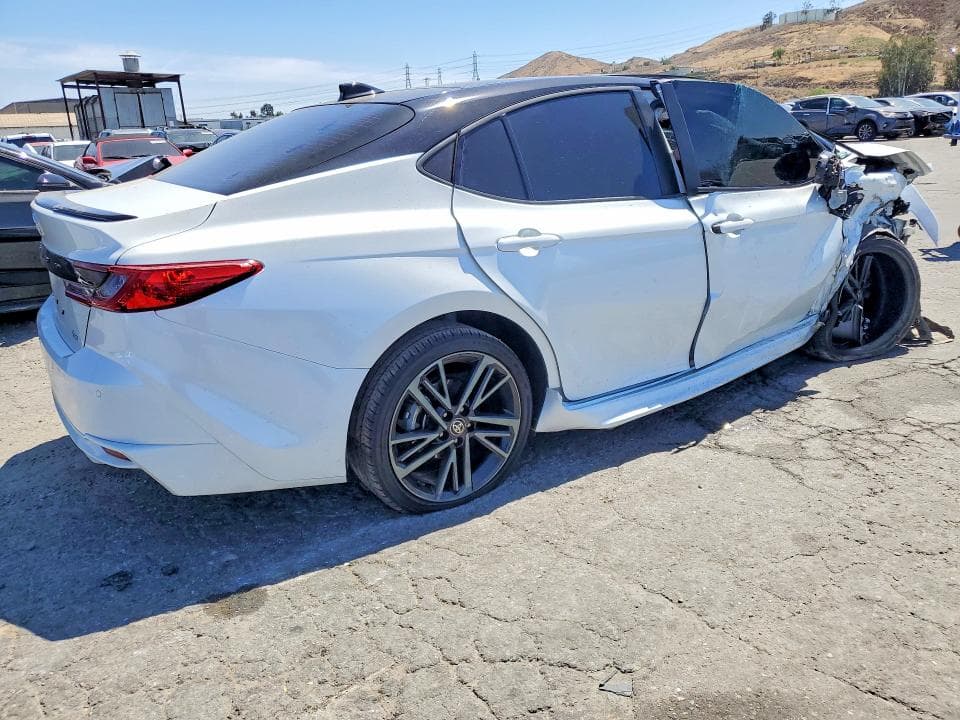 2025 TOYOTA CAMRY XSE 3