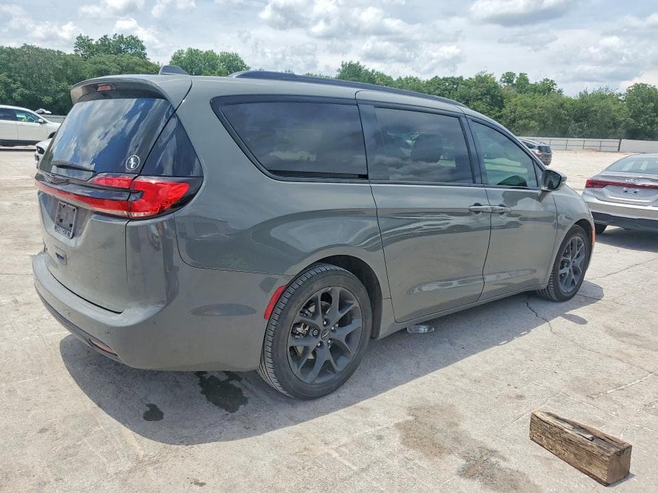 2022 CHRYSLER PACIFICA TOURING L 3