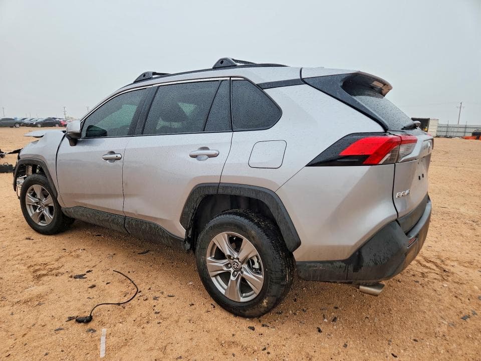 2024 TOYOTA RAV4 XLE 2