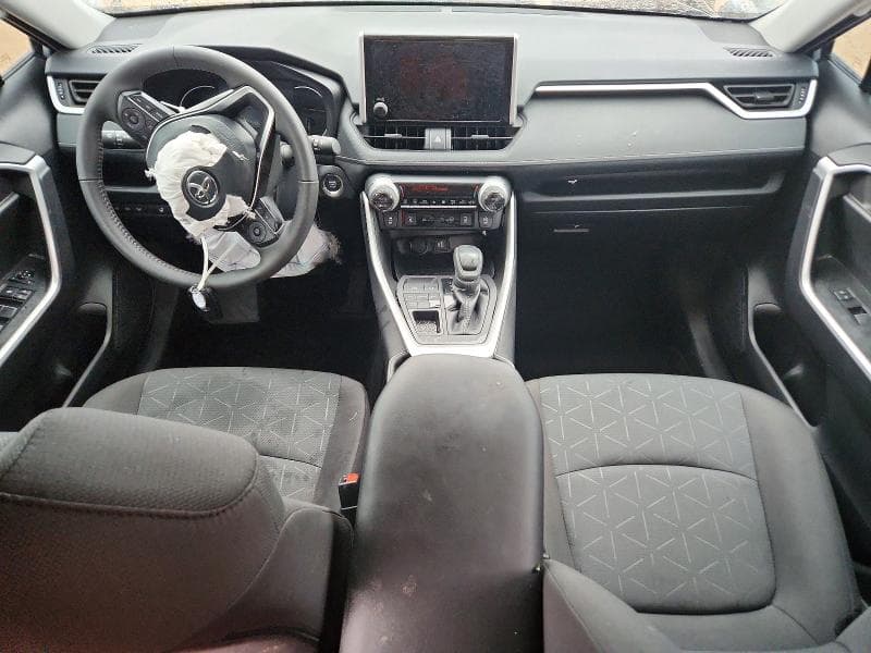 2024 TOYOTA RAV4 XLE 8
