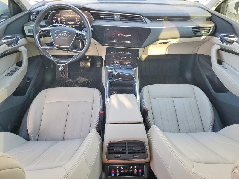 2022 AUDI E-TRON PREMIUM 8