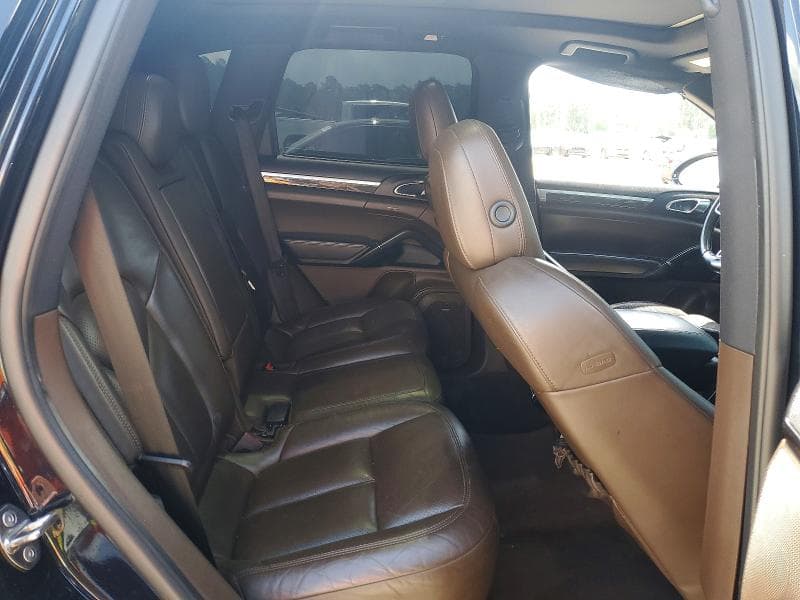 2016 PORSCHE CAYENNE S 11