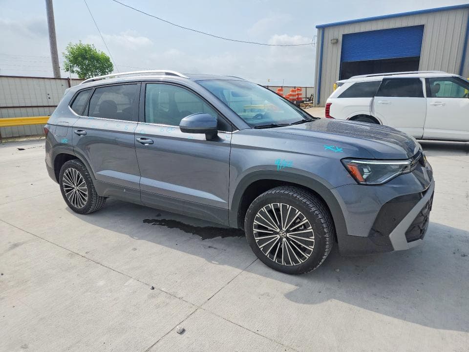 2025 VOLKSWAGEN TAOS SE SE 4