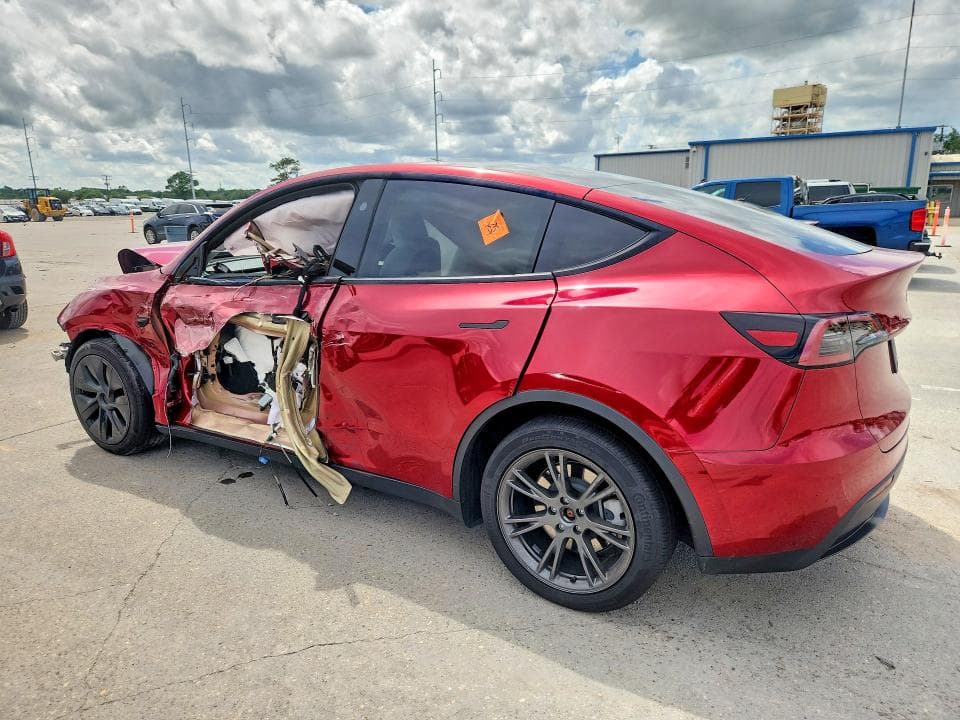 2024 TESLA MODEL Y 2