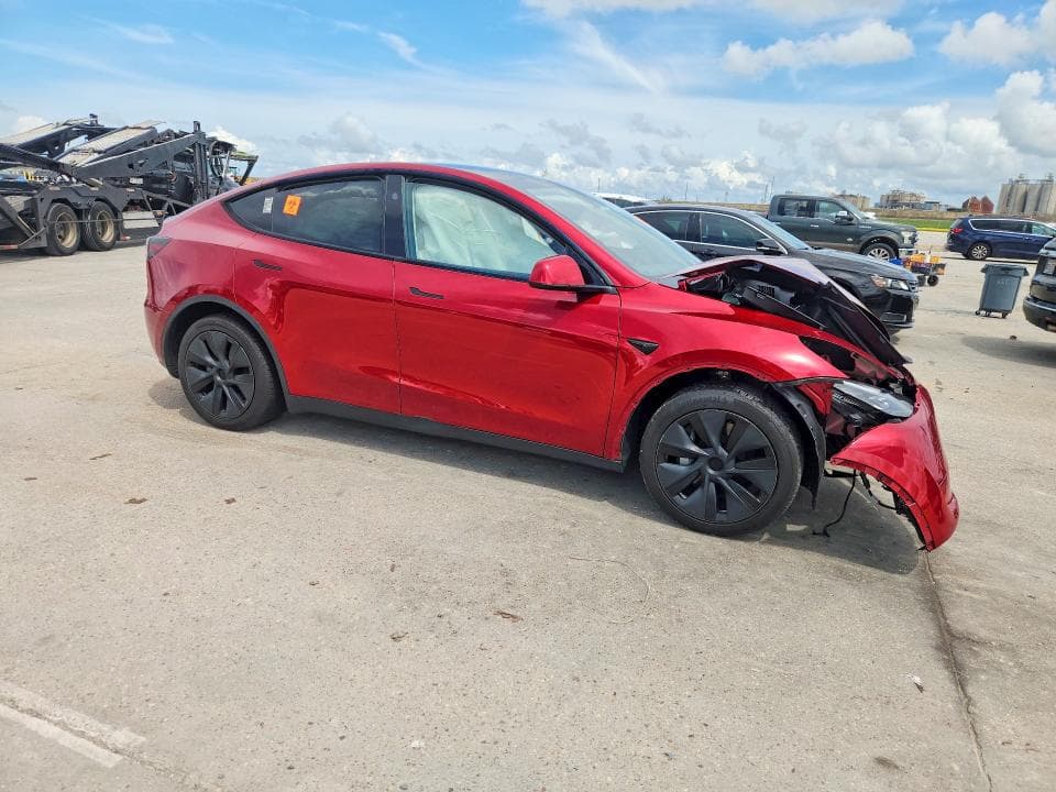 2024 TESLA MODEL Y 4