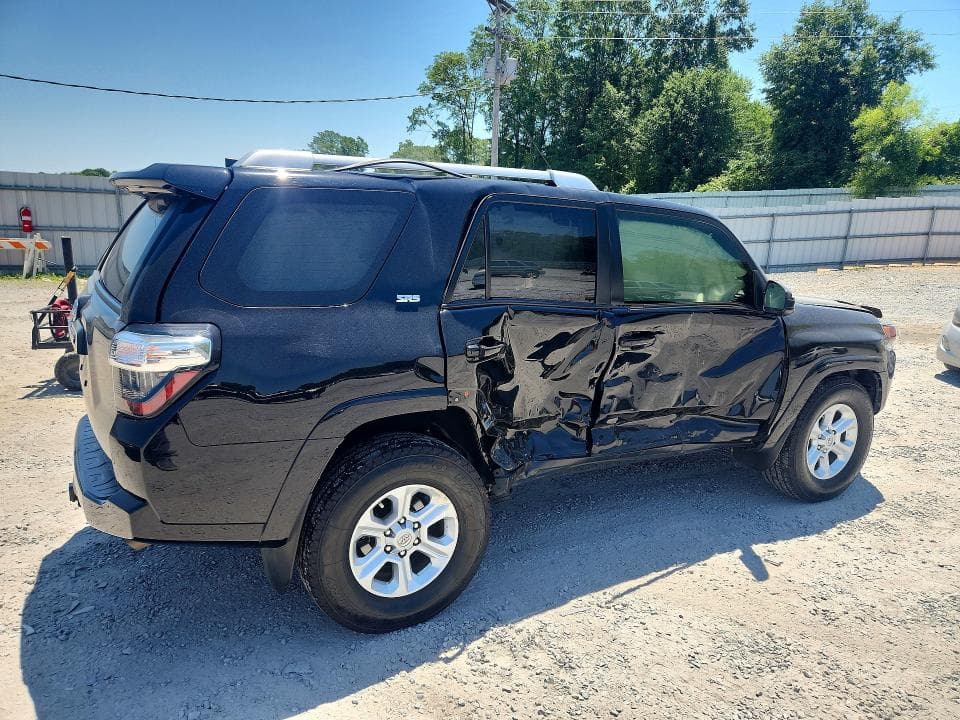 2017 TOYOTA 4RUNNER SR5 3