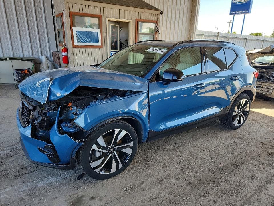 2023 VOLVO XC40 PLUS PLUS - 1