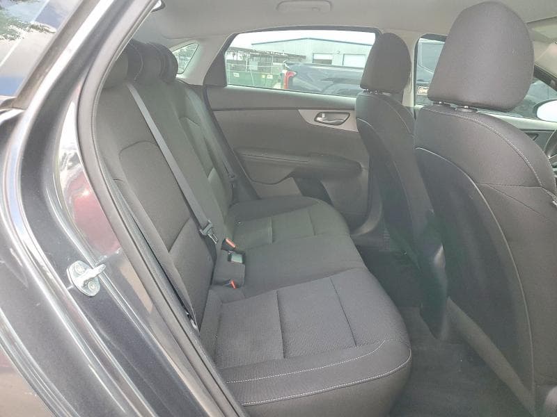 2021 KIA FORTE FE 10