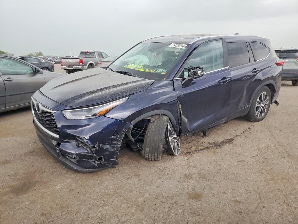 2023 TOYOTA HIGHLANDER XLE - 1