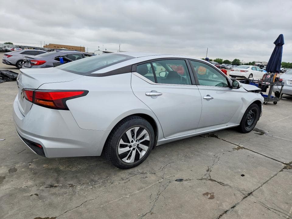2023 NISSAN ALTIMA S 3