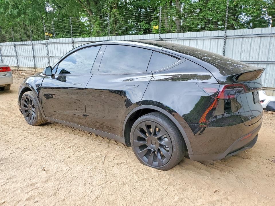 2024 TESLA MODEL Y 2