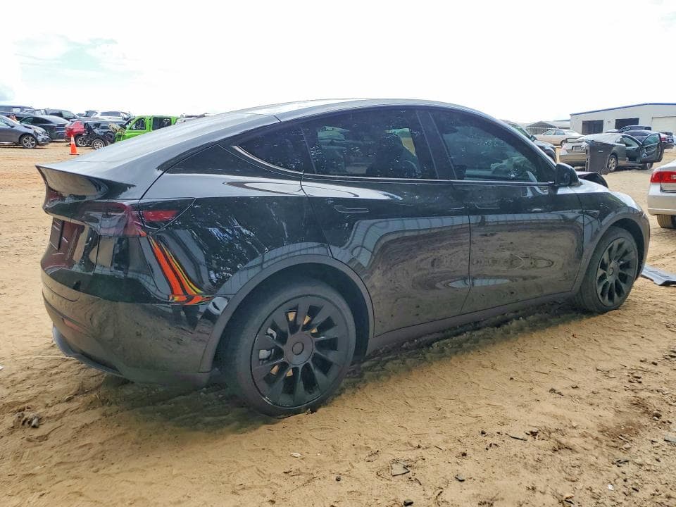 2024 TESLA MODEL Y 3
