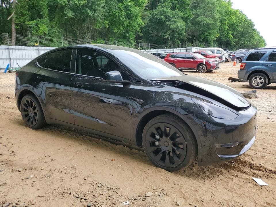 2024 TESLA MODEL Y 4