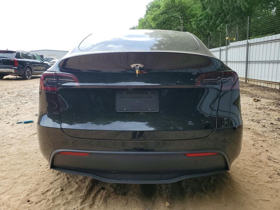 2024 TESLA MODEL Y 6