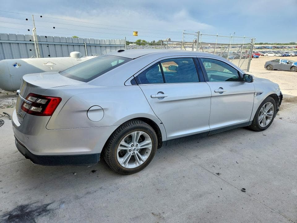 2018 FORD TAURUS SEL 3