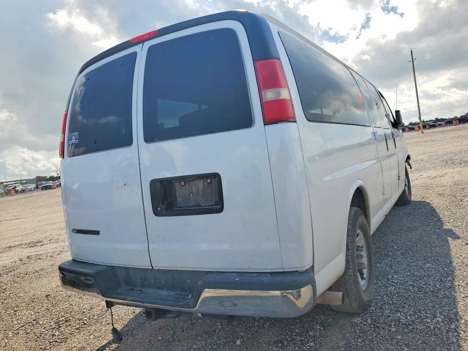 2018 CHEVROLET EXPRESS G3500 LT 3