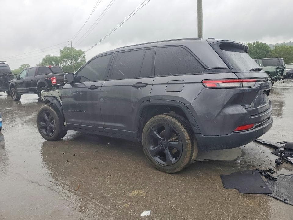 2023 JEEP GRAND CHEROKEE LAREDO 2