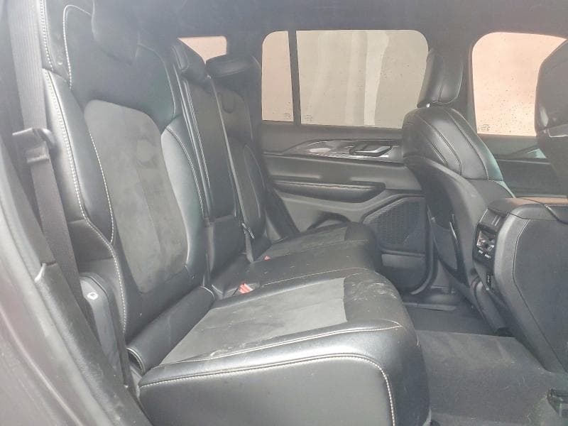 2023 JEEP GRAND CHEROKEE LAREDO 11