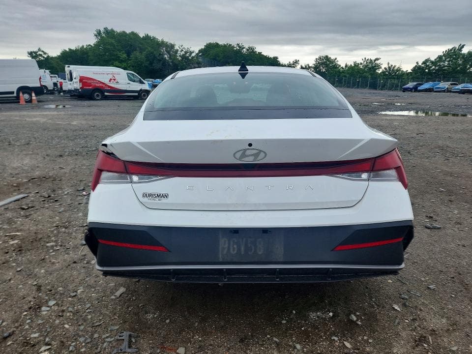 2025 HYUNDAI ELANTRA SE 6