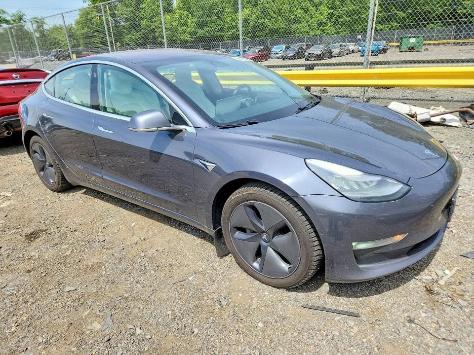 2018 TESLA MODEL 3 4