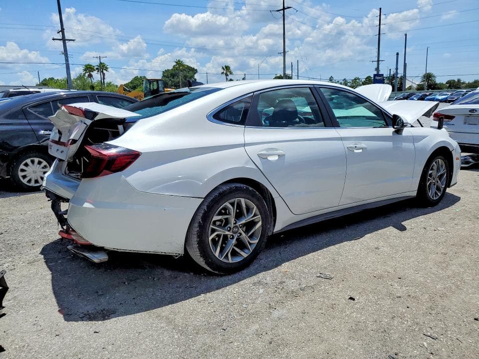 2023 HYUNDAI SONATA SEL 3