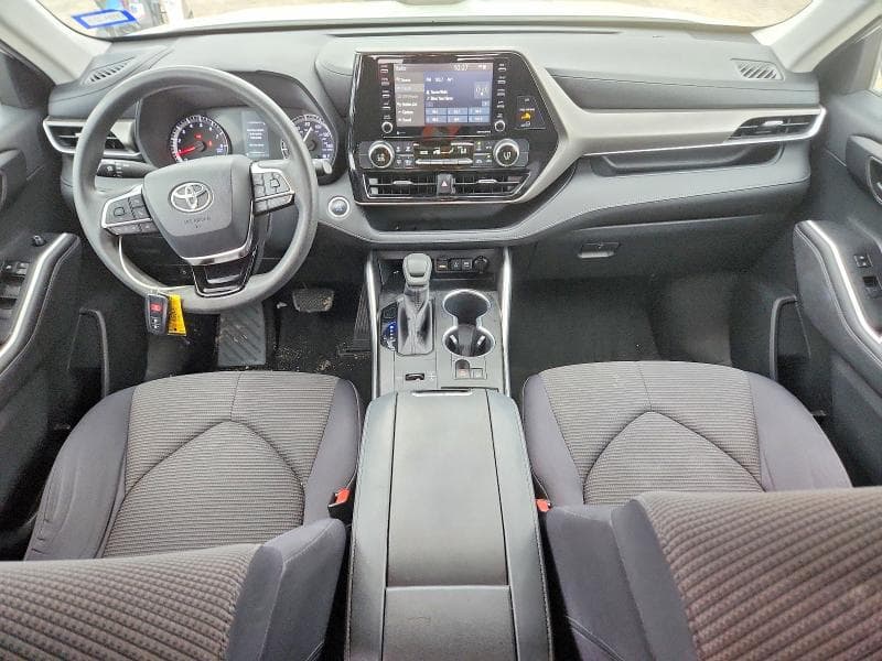 2020 TOYOTA HIGHLANDER L 8