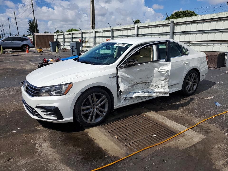 2017 VOLKSWAGEN PASSAT R-LINE - 1