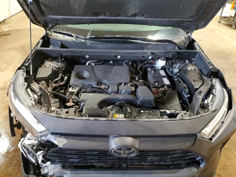 2024 TOYOTA RAV4 XLE 12