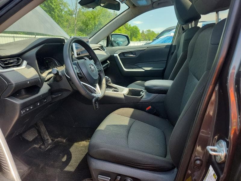 2024 TOYOTA RAV4 XLE 7