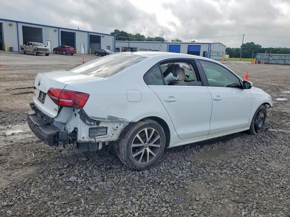 2017 VOLKSWAGEN JETTA SE 4