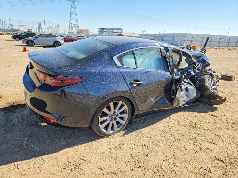 2021 MAZDA 3 SELECT 3