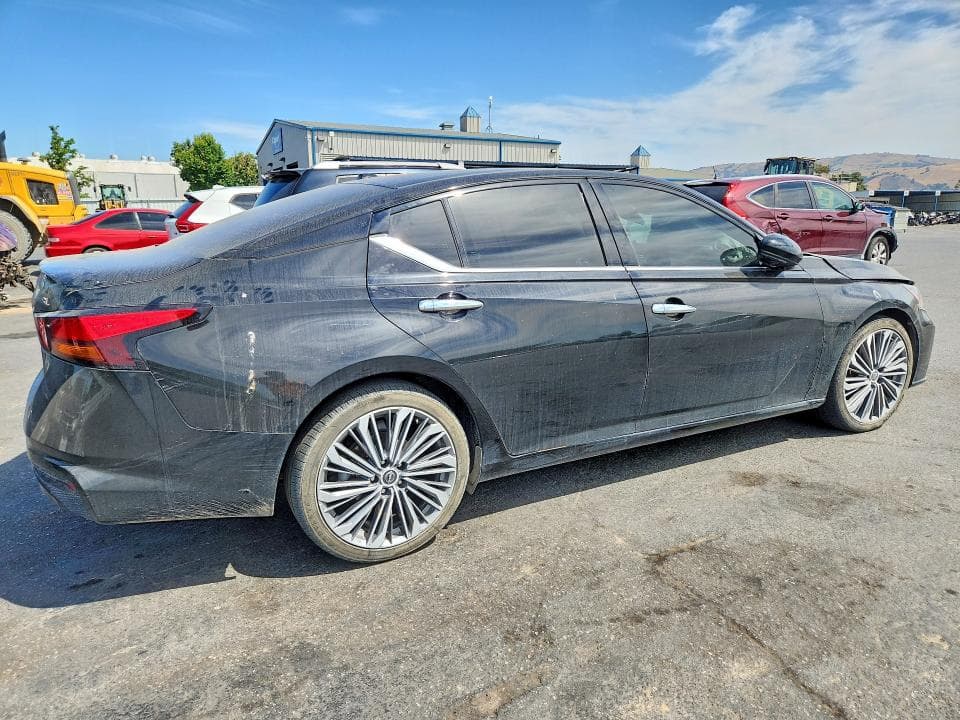 2023 NISSAN ALTIMA SL 3