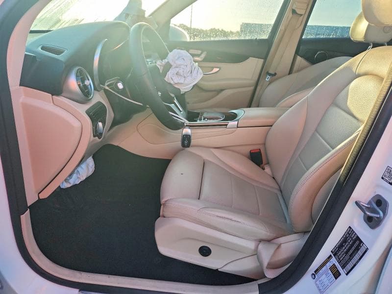 2022 MERCEDES-BENZ GLC 300 7