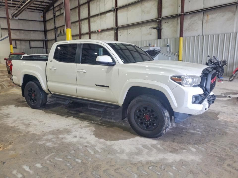 2022 TOYOTA TACOMA SR5 V6 4