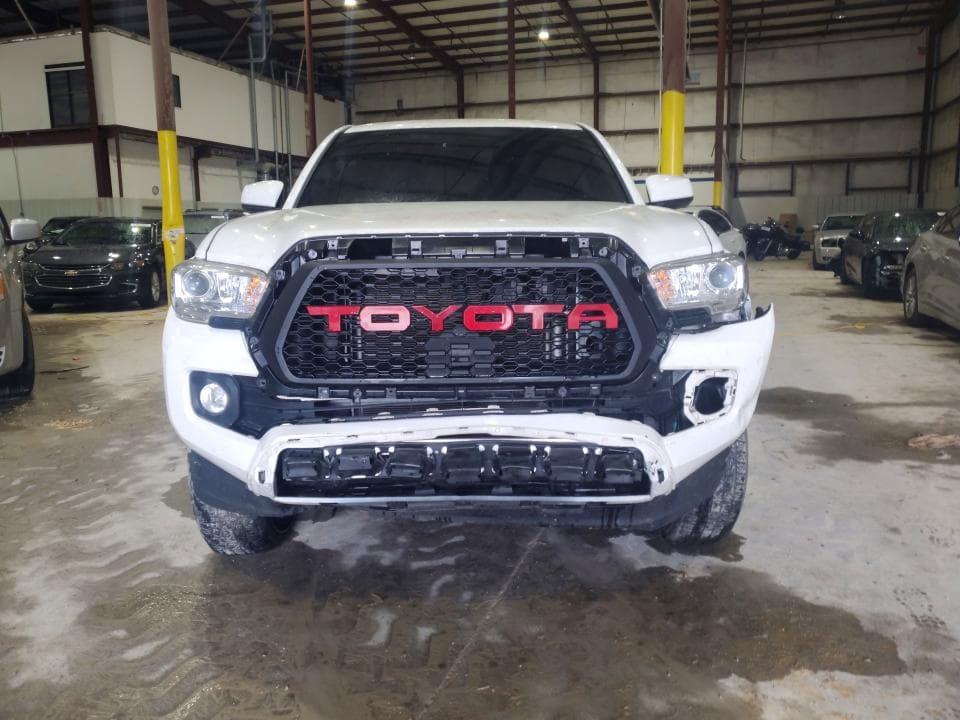 2022 TOYOTA TACOMA SR5 V6 5
